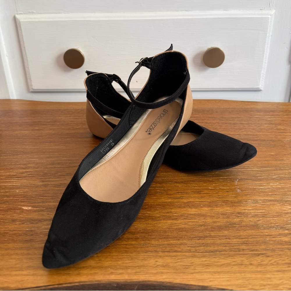 Shodazzle black faux suede Maryjane pointed toe flats - size 8